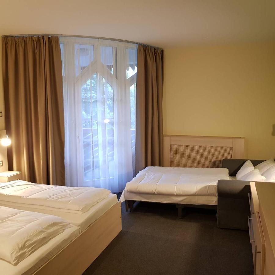 Grantek Ueduelohaz Hotel Balatonlelle Buitenkant foto