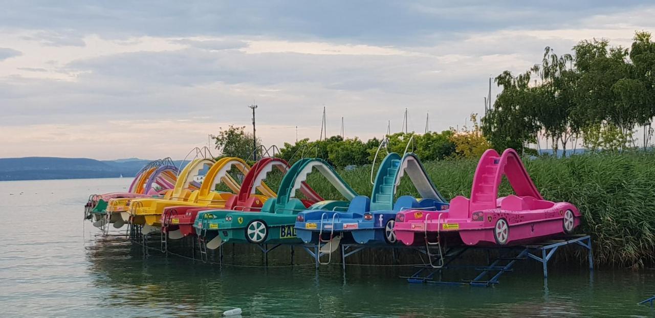 Grantek Ueduelohaz Hotel Balatonlelle Buitenkant foto