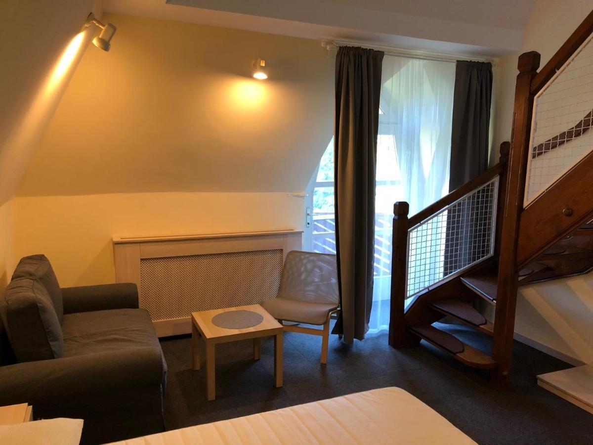 Grantek Ueduelohaz Hotel Balatonlelle Buitenkant foto