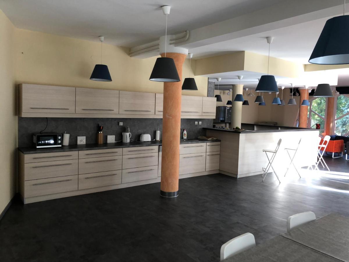 Grantek Ueduelohaz Hotel Balatonlelle Buitenkant foto